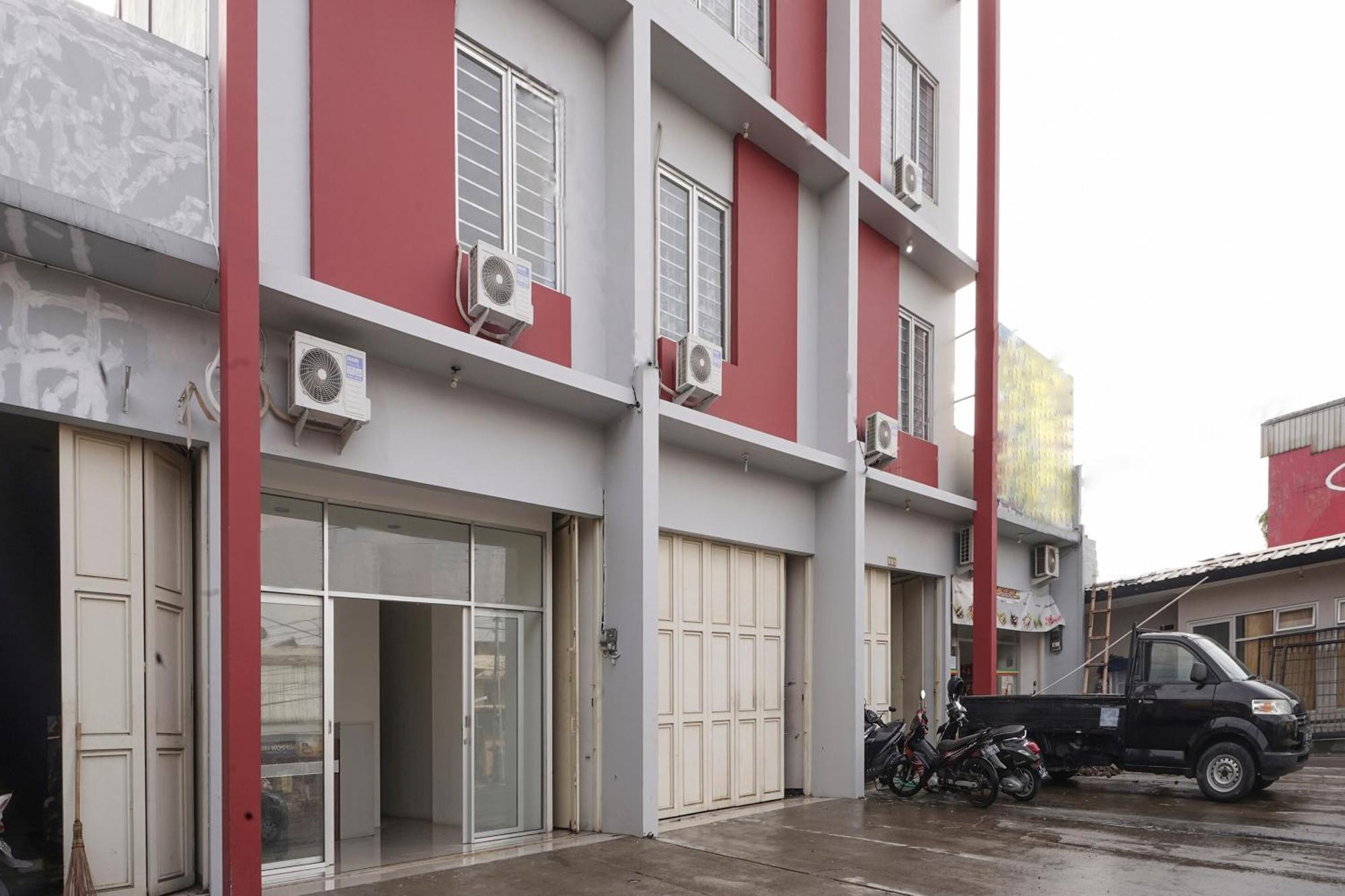 Super Oyo 2183 Cibeureum Residence Bandung Esterno foto